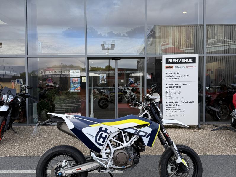  701 SUPERMOTO
