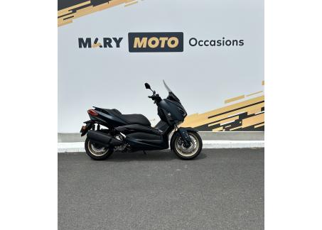 YAMAHA XMAX 300 Tech Max